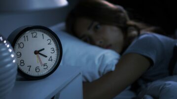 Dormir avant minuit pour un sommeil réparateur ? Le sujet fait débat