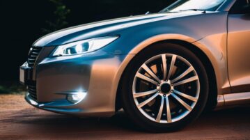 6 Astuces infaillibles pour redonner un coup de jeune à vos phares de voiture