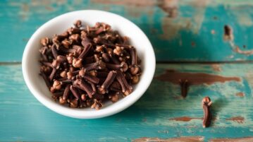 Les clous de girofle : un allié insoupçonné pour vos plantes d'intérieur !