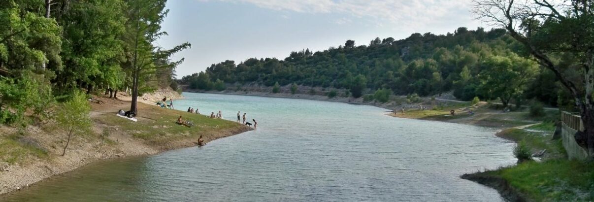 Le lac du Paty. Crédits Photo Véronique PAGNIER, CC BY-SA 3.0 via Wikimedia Commons