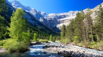 La cascade de Gavarnie : une merveille naturelle au cœur des Pyrénées