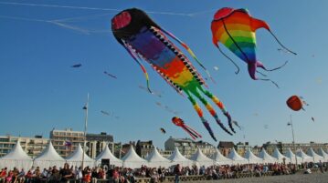 Dieppe, la capitale mondiale du cerf-volant : un spectacle haut en couleur dans le ciel français