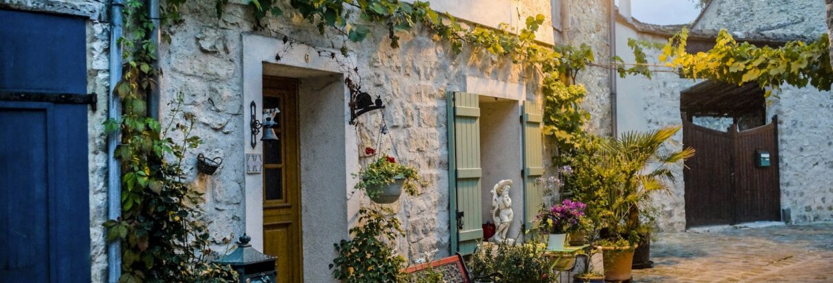 Moret-sur-Loing en Île-de-France, un endroit où le temps semble s'être arrêté