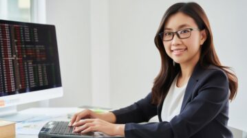Investir en bourse en 2025 : opportunités et risques à considérer