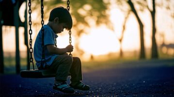 12 signes révélateurs d'un manque d'affection durant l'enfance