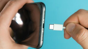 Chargeur branché sans téléphone : découvrez combien cela vous coûte vraiment