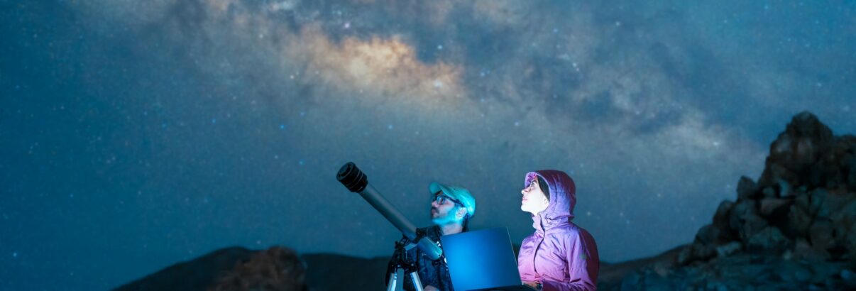2025 sera magique : découvrez quand lever les yeux pour des spectacles célestes époustouflants !