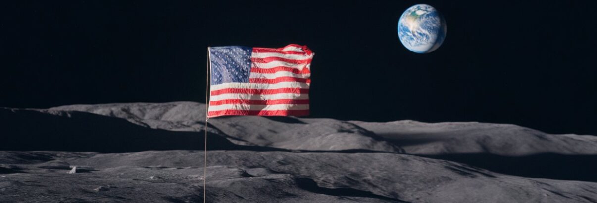 drapeau usa sur la lune